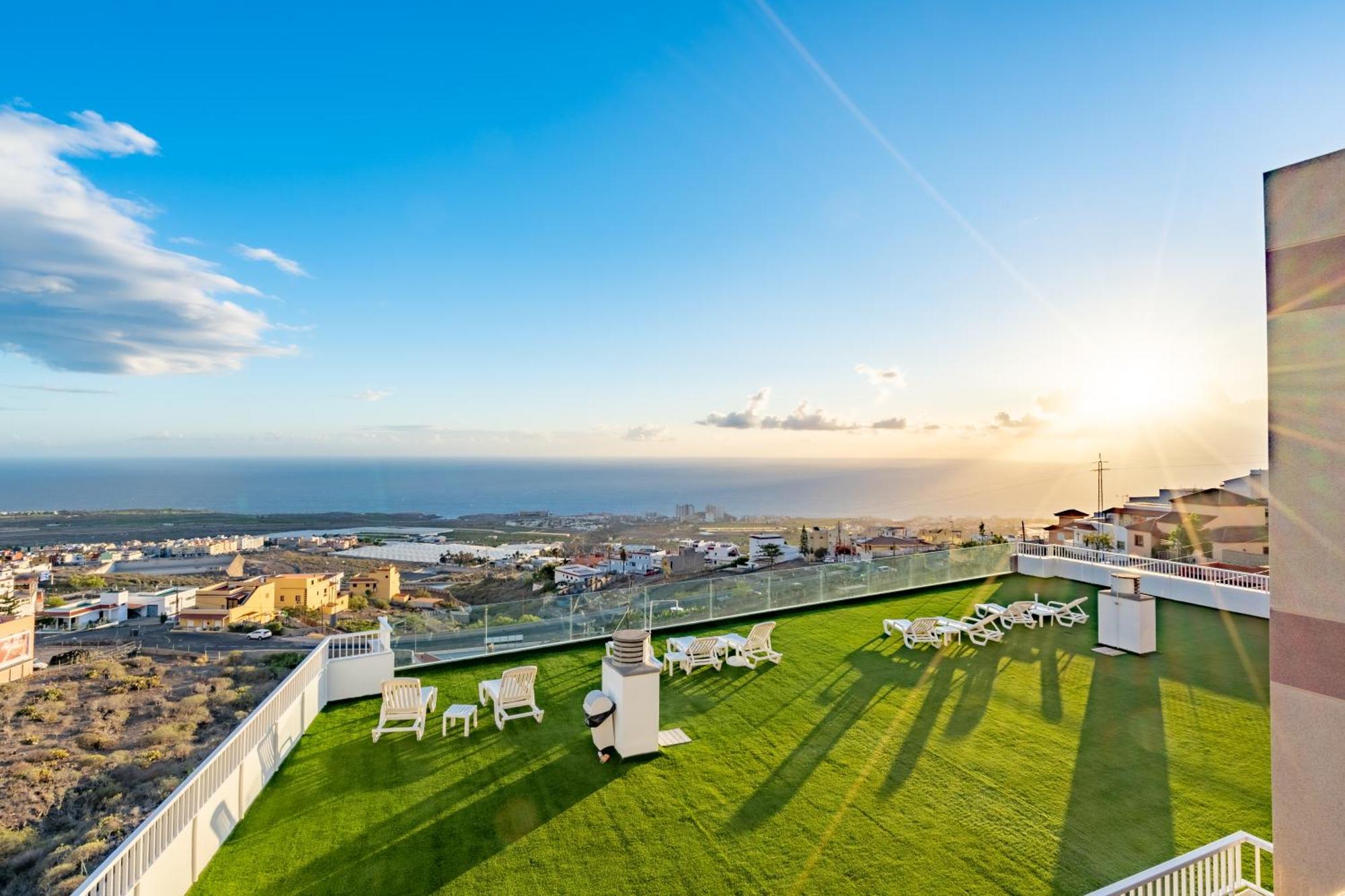 Los Menores Sea View 아데제 외부 사진